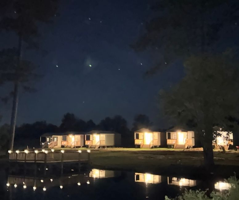 Night time at Lakeview Leisure & Lodgings
