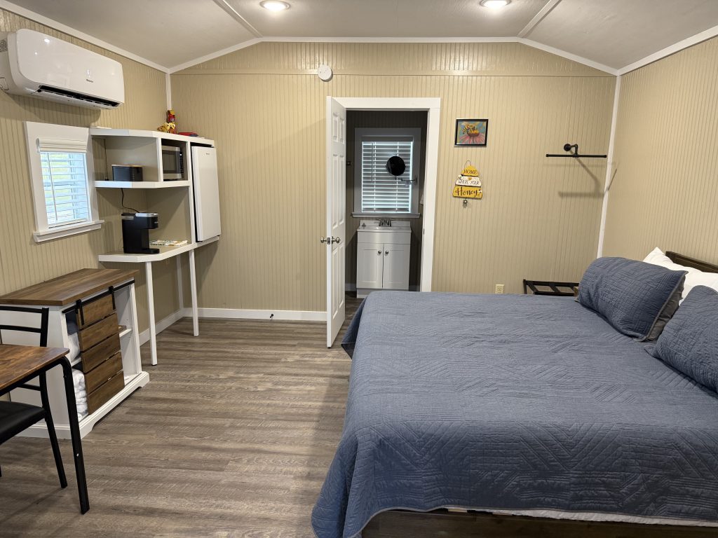 Honeybee Hollow Cabins