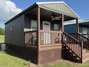 The Tackle Box Cabin with a Covered porch